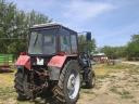MTZ 820 + Metal Fach homlokrakodó
