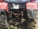 MTZ 820 + Metal Fach homlokrakodó