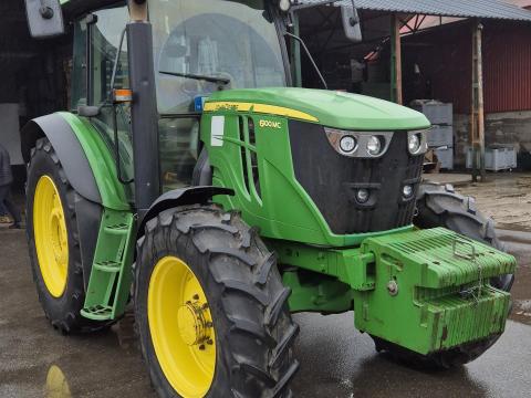 John Deere 6110 MC traktor megkímélt állapotban - 5660 üzemórával eladó