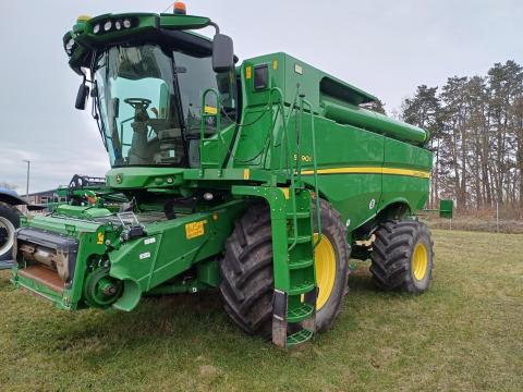 John Deere S790i John Deere S790i