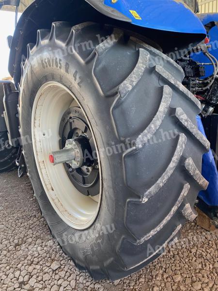 650/65 R 42, 540/65 R 30 gumi garnitúra eladó