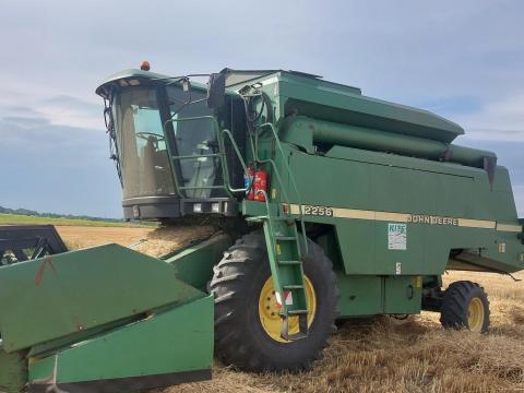 John Deere 2256 kombájn John Deere 2256 kombájn