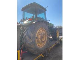 John Deere 8200 bontott alkatrészek eladók