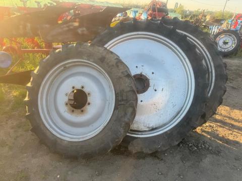 ÁPOLÓKERÉK, MŰVELŐKERÉK GARNITÚRA DEUTZ, JOHN DEERE, NEW HOLLAND, FERGUSON, FIAT stb. TRAKTORRA 270/95R48 és 270/95r32,,, 11.2-48 és 11.2-32 ÁPOLÓKERÉK, MŰVELŐKERÉK GARNITÚRA DEUTZ, JOHN DEERE, NEW HOLLAND, FERGUSON, FIAT stb. TRAKTORRA 270/95R48 és 270/95r32,,, 11.2-48 és 11.2-32