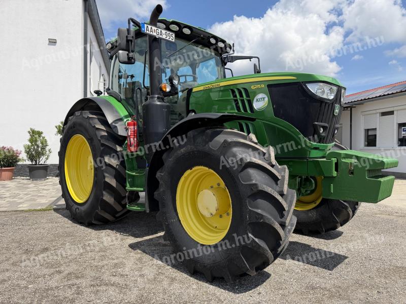 John Deere 6215R