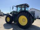 John Deere 6215R