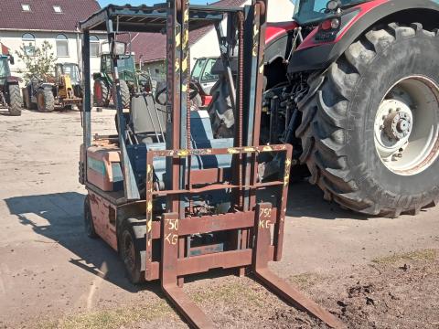 Komatsu FG15L gázos,  1,5 tonnás targonca üzemképtelen állapotban