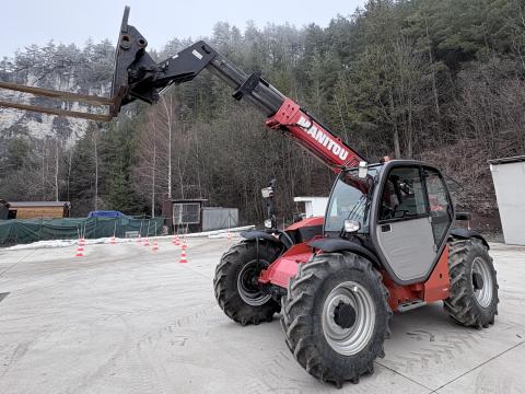 Manitou MT 932 | 2014 | 3100 mth | Gumy 80% Manitou MT 932 | 2014 | 3100 mth | Gumy 80%