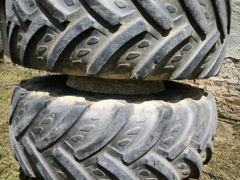 Iker kerék 650/85R38 tg 285 gépen használt Iker kerék 650/85R38 tg 285 gépen használt