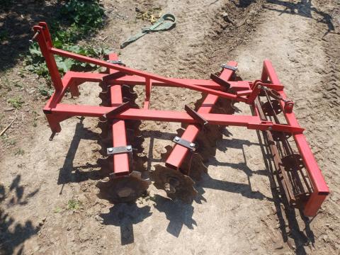 Eladó tárcsa hengerrel – 130 cm munkaszélesség Eladó tárcsa hengerrel – 130 cm munkaszélesség