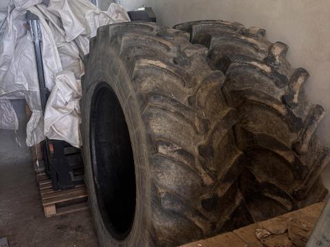 MTZ 820 hátsó gumi eladó