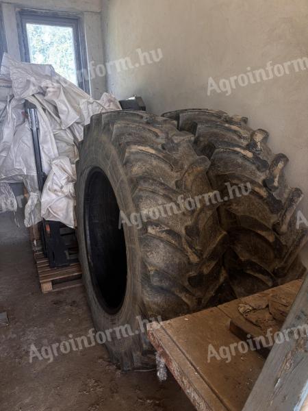 MTZ 820 hátsó gumi eladó