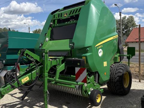 John Deere V451G