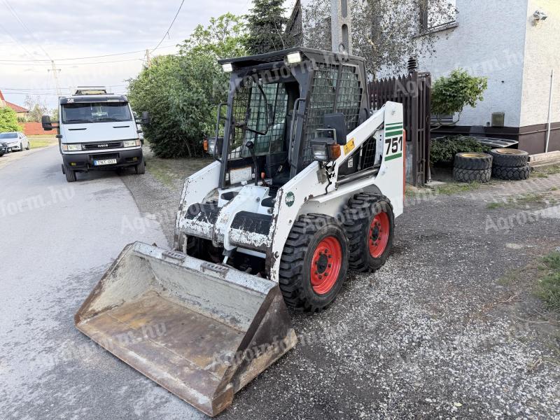 Bobcat 751 homlokrakodó