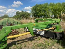 JOHN DEERE 1465 (KUHN FC 302 RG ),  3 MÉTERES VONTATOTT TÁRCSÁS FŰKASZA GUMIHENGERES SZÁRSÉRTŐVEL
