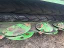 JOHN DEERE 1465 (KUHN FC 302 RG ),  3 MÉTERES VONTATOTT TÁRCSÁS FŰKASZA GUMIHENGERES SZÁRSÉRTŐVEL