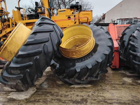 650/85R38 Ikerkerék Michelim gumival szerelve,  kapcsokkal
