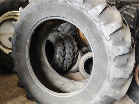 20,8R38 Michelin gumi