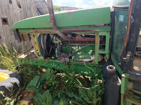 Eladó John Deere 6610 bontott alkatrészek Eladó John Deere 6610 bontott alkatrészek