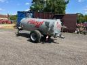 Fliegl 3000 l-es szippantó, vízszállító kocsi