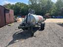 Fliegl 3000 l-es szippantó, vízszállító kocsi