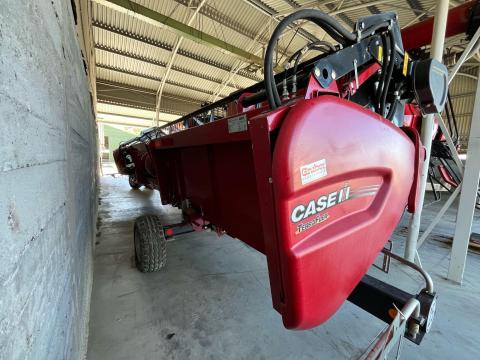 Case IH Terraflex 7.6 méteres vágóasztal Case IH Terraflex 7.6 méteres vágóasztal