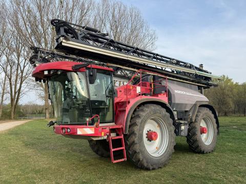 Horsch Leeb PT 280 önjáró permetezőgép, 8000 l tartály, 36 m keret, 4 kerék kormányzás, Trimble automata kormányzás 8 cm jellel, légrugós futómű, 520/85R46 gumik és prémium Category 4 fülke