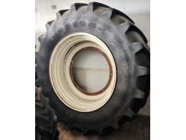 580/70R42 Firestone gumival szerelt hátsókerék New Holland felnivel