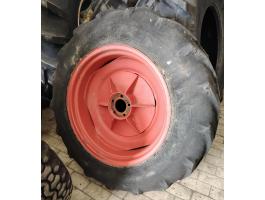 12,4R28 szerelt kerék