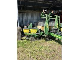 John Deere 1770