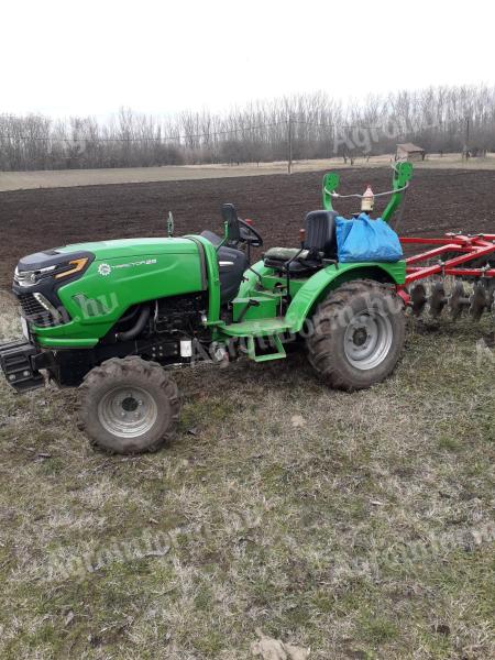 Jy25Traktor