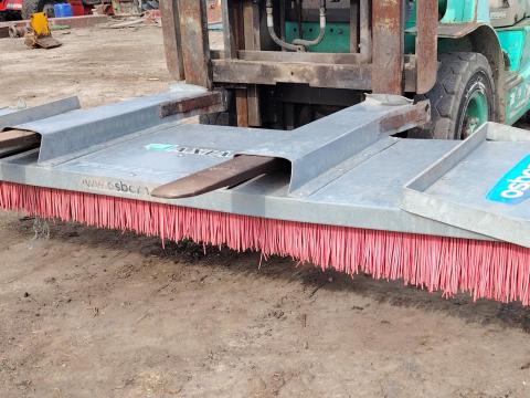 Broomate Osborn 240 cm-es seprű Broomate Osborn 240 cm-es seprű