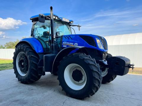 New Holland T7.245 Traktor 1600 üzemórával! New Holland T7.245 Traktor 1600 üzemórával!