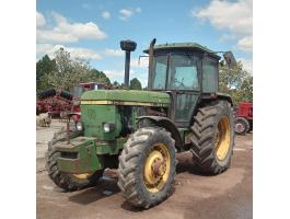 John Deere 3050, rendszám nélkül