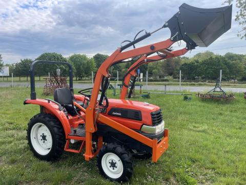 Kubota 23LE manual 2Új Hátsó Gumi Leszervizelve Ingyenes Szállítás Yanmar japán traktor kistraktor Kubota 23LE manual 2Új Hátsó Gumi Leszervizelve Ingyenes Szállítás Yanmar japán traktor kistraktor