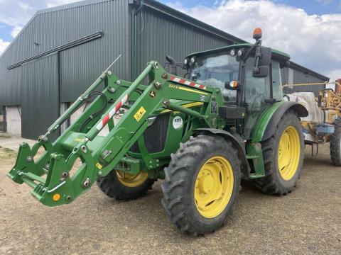 John Deere 5100M + 543M homlokrakodó John Deere 5100M + 543M homlokrakodó