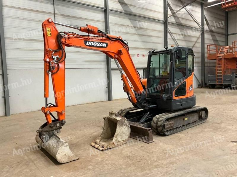 Doosan DX 62 R-3 / 2018 / 9 457 h üzemóra / Lízing 20%-tól