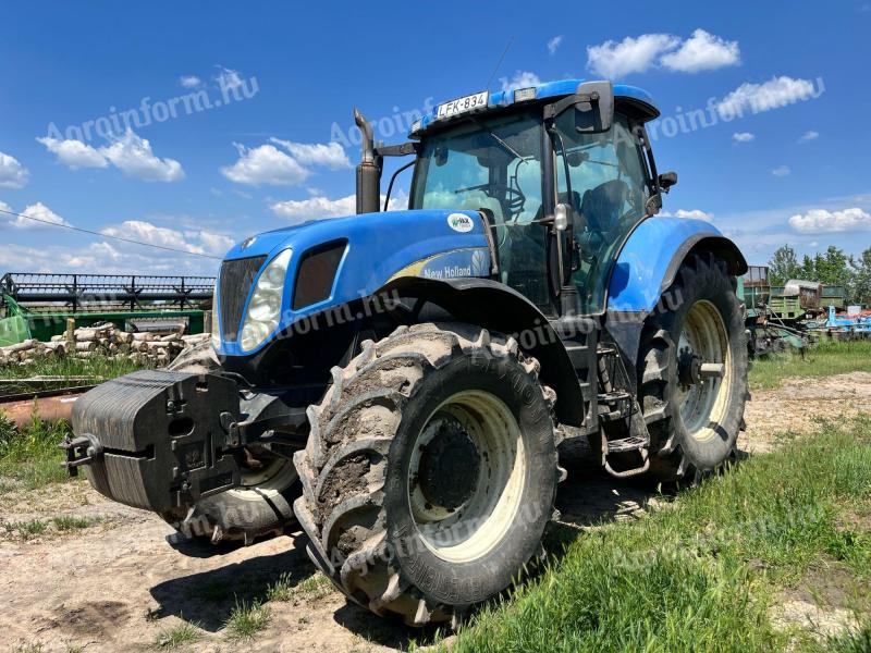 New Holland T7050