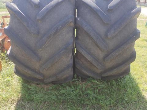 900/60 R 38, ès 270/95 R 38 gumik eladók