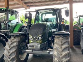 Valtra N155eA 60 üzemórás demo traktor érkezik készletre