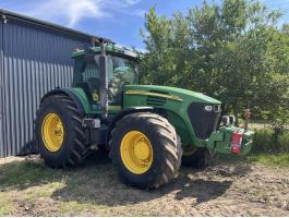 John Deere 7920