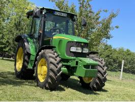 John Deere 5820 traktor