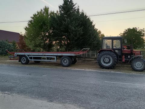 Bálaszállító bálahordó pótkocsi Bálaszállító bálahordó pótkocsi