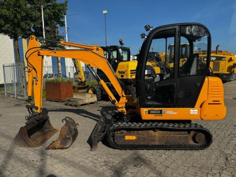 JCB 803 / 2005 / 9 500 üzemóra / Lízing 20%-tól JCB 803 / 2005 / 9 500 üzemóra / Lízing 20%-tól