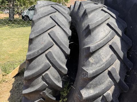 Petlas 18.4-34 traktor gumi párban (12 PR) – 20 mm-es mintával Petlas 18.4-34 traktor gumi párban (12 PR) – 20 mm-es mintával