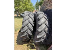 Petlas 18.4-34 traktor gumi párban (12 PR) – 20 mm-es mintával