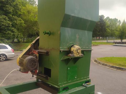 Pellethűtő, takarmánykeverők, rostaszekrény, egytengelyes shredder Pellethűtő, takarmánykeverők, rostaszekrény, egytengelyes shredder