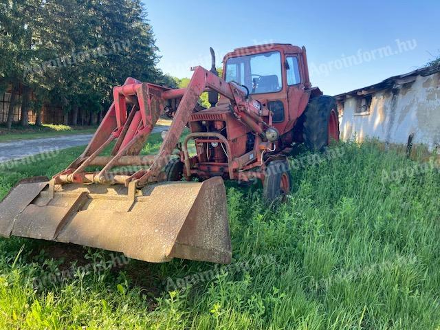 MTZ 80 homlokrakodós traktor