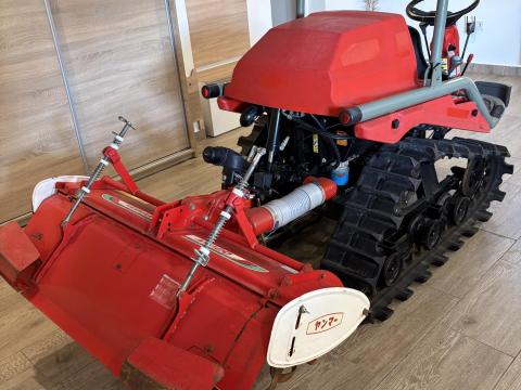 Yanmar AC10 gumihevederes talajművelő japán traktor talajmaró