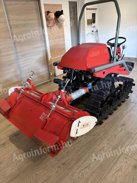 Yanmar AC10 gumihevederes talajművelő japán traktor talajmaró